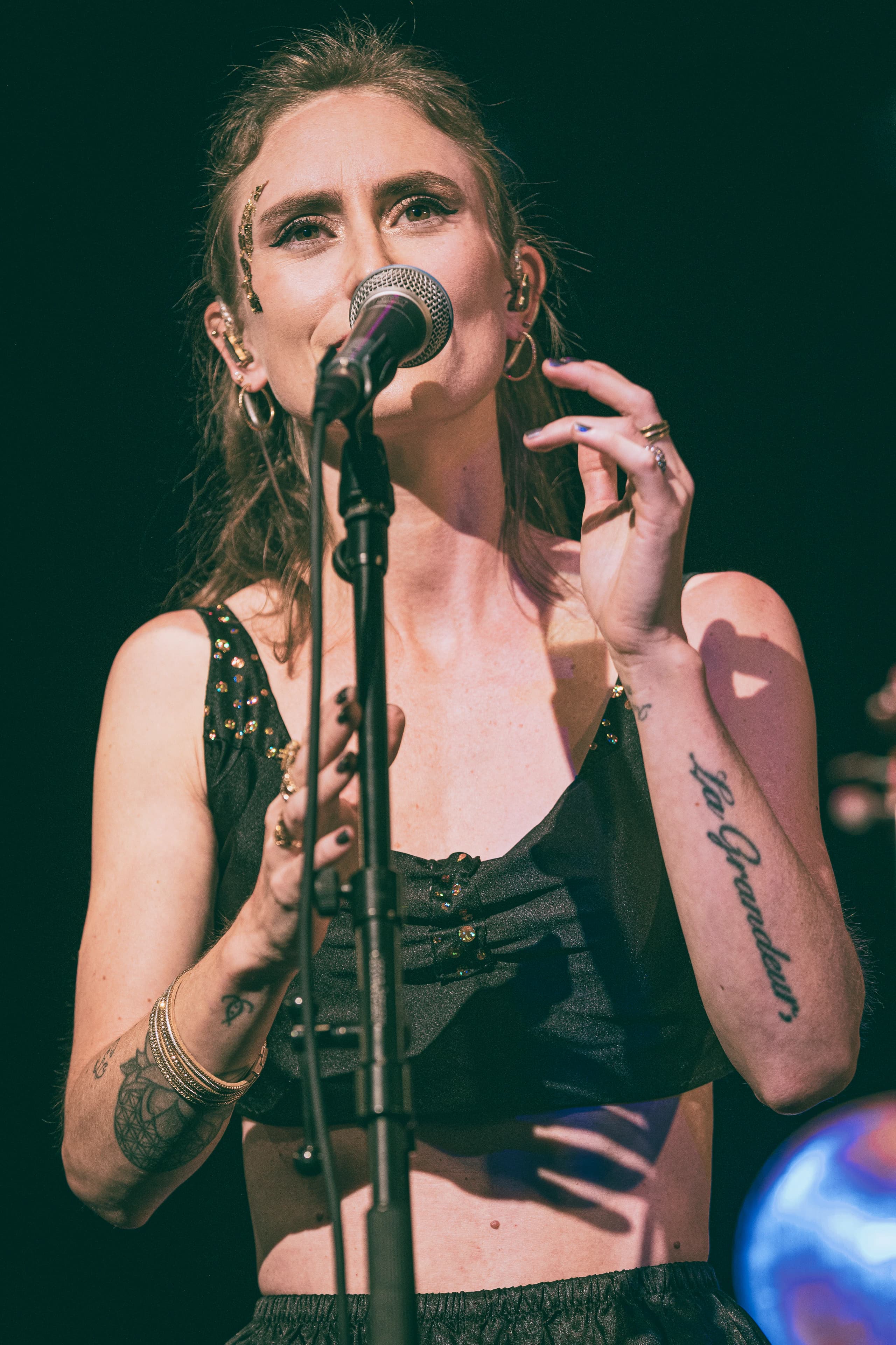 Elan — 20261003_211333_TVDuNet_6E6A0173